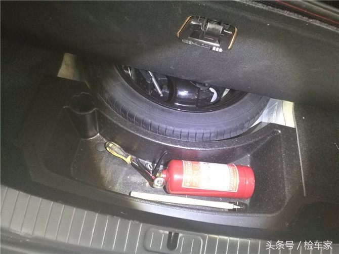 买车看价格还是看配置,买车也看性价比