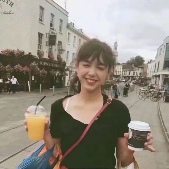 台湾一网友撸猫的时候，有了惊人的发现