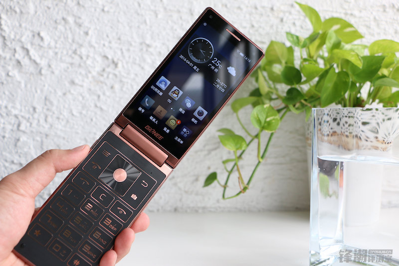 金立翻盖天鉴w909,金立天鉴w909是老人机吗