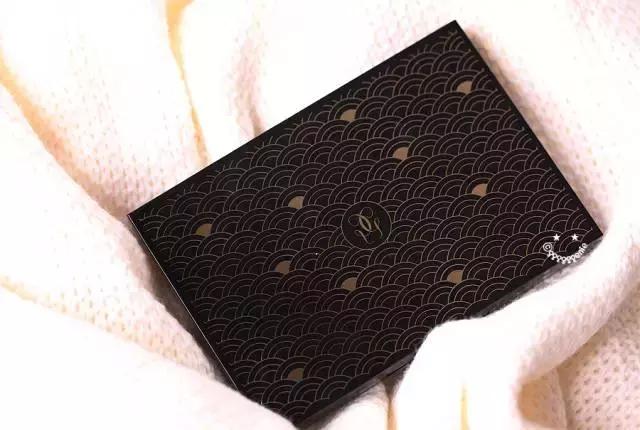 娇兰2019圣诞限定眼影,ysl阿玛尼娇兰