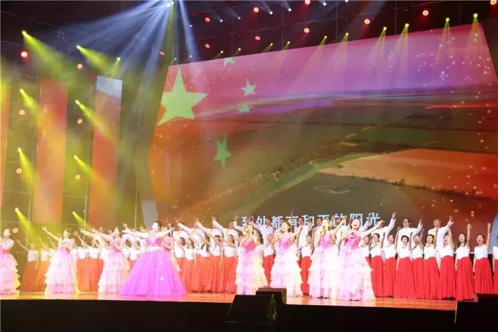 来自世界各地的近千名番禺乡亲代表共聚首,见证番禺大变化!