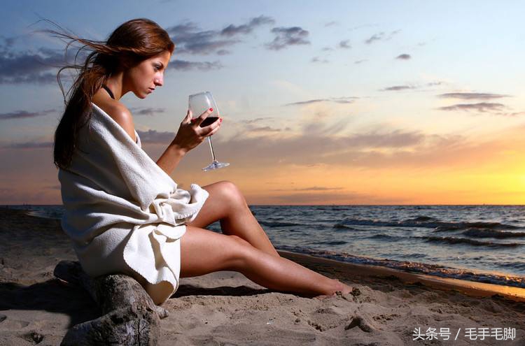 女人喝酒也有好处哦，我来教你正确方法喝出健康又美丽
