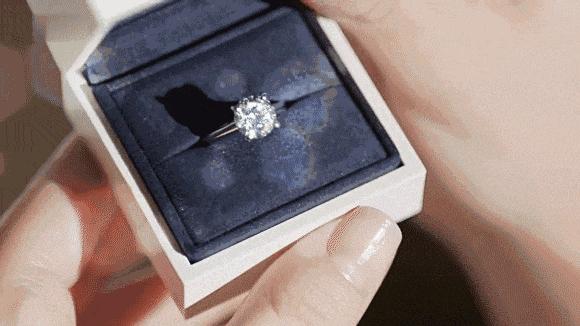 准备结婚了用半年时间挑选钻戒,95后都开始挑钻戒