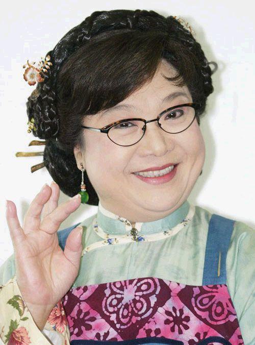 影视界貌不出众的“肥姐”！千万翡翠从不离身！