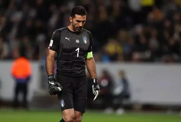 布冯十大悲情瞬间,小将布冯挥泪告别欧洲杯