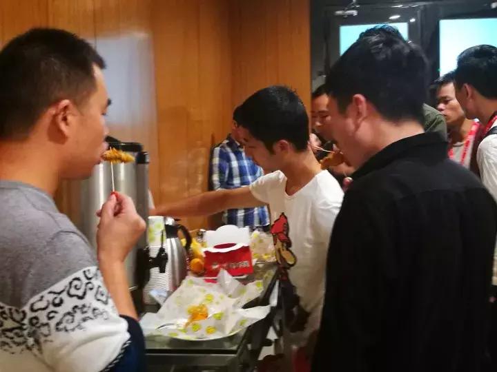 如何用最低成本开一家炸鸡店,开一家炸鸡店从此走上致富之路