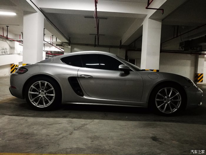 地下车库偷保时捷是哪个电影,718caymangts银色