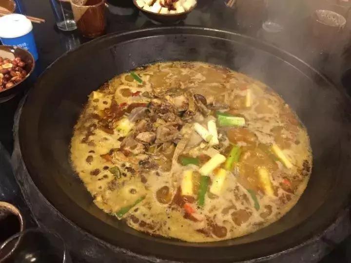 冬天吃柴火鸡简直太过瘾了！还没感受过？太out了，赶快克整一只~