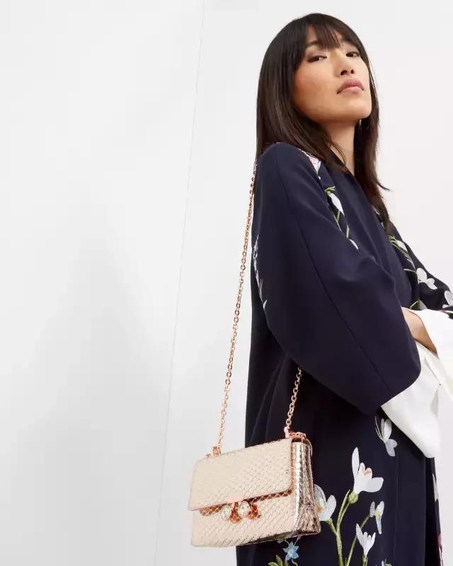 这些包包不仅经典耐看还保值,这些包包不贵却比大牌还好看