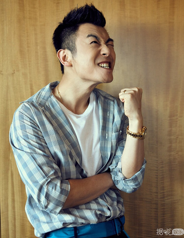 张杰哄谢娜,张杰流泪感动告白谢娜