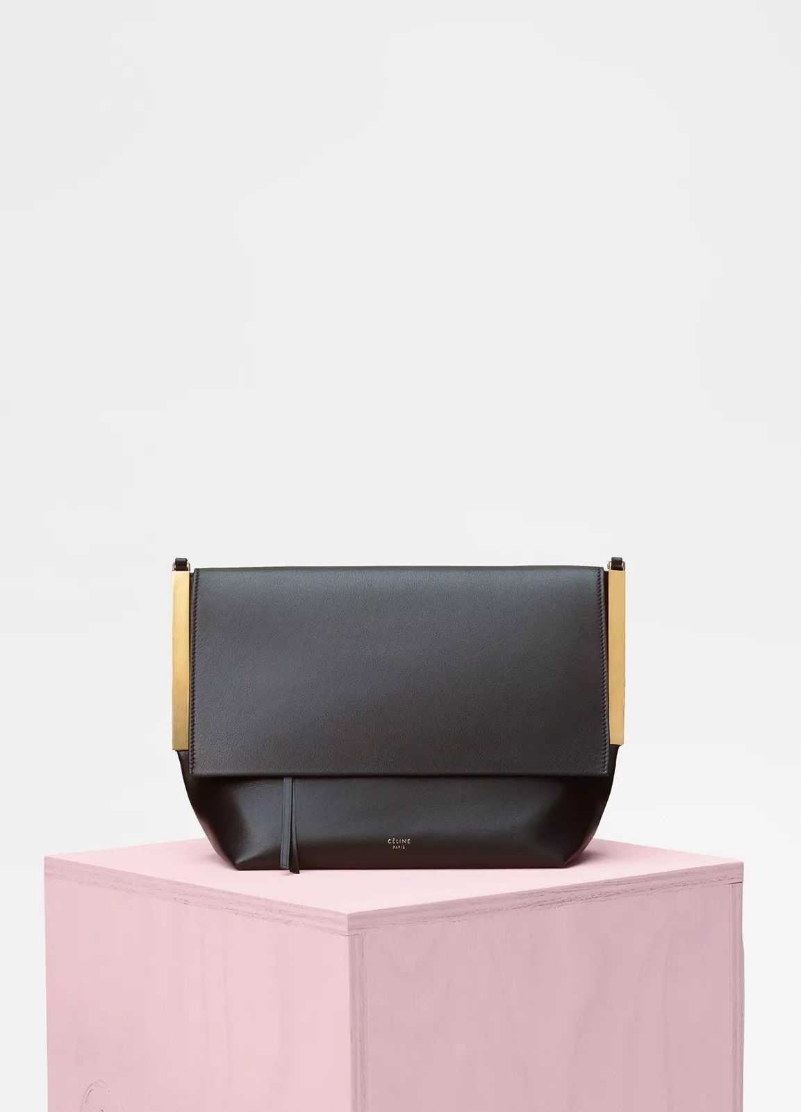 月薪5000的我是怎么存钱买房的,月入多少穿得起celine