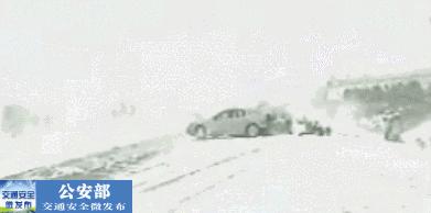 下雪天路面湿滑该怎么开车,大雪路上如何驾驶
