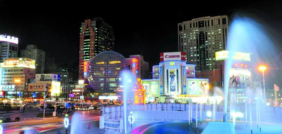 上海哪个地铁站去景点方便,上海免费景点及地铁路线