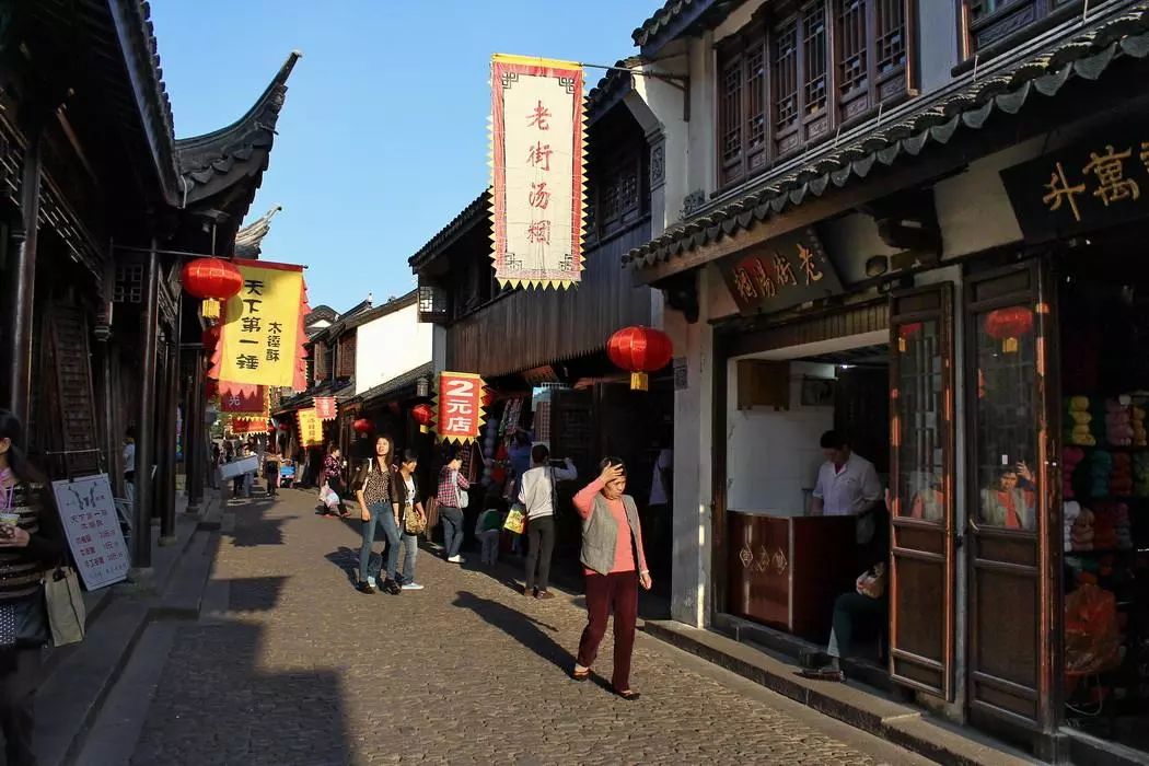 上海哪个地铁站去景点方便,上海免费景点及地铁路线