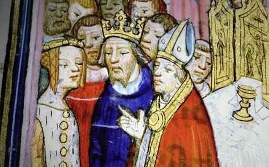 身份成迷的梅花Q王后，却影射了英国一场著名战争