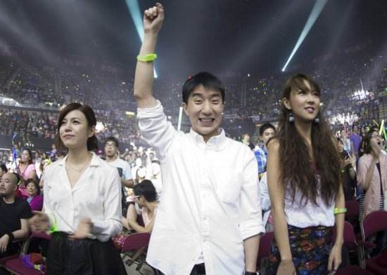 薛凯琪方大同相片素材,薛凯琪正脸照