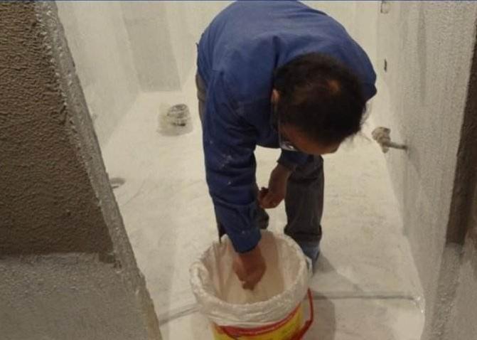 如何选择环保的瓷砖背胶和瓷砖胶,用德高瓷砖胶贴全瓷砖用刷背胶吗