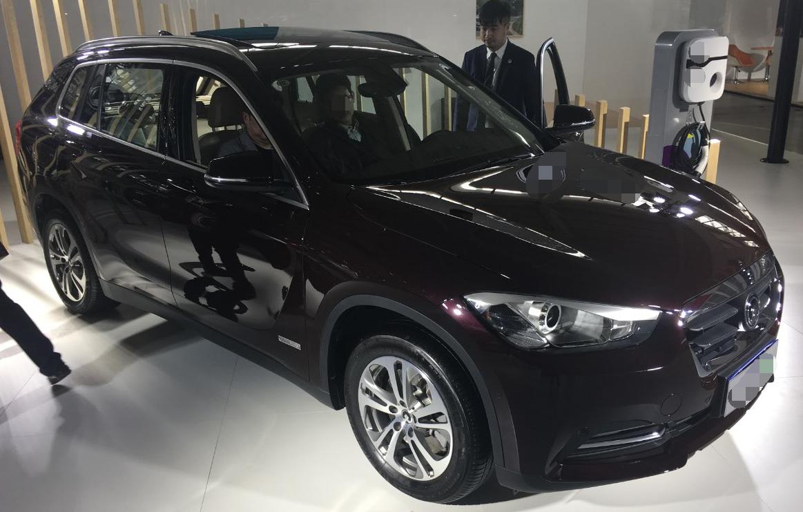 4s店销售卖多少台车能赚10000左右,宝马4s店一个月挣多少钱