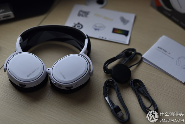 赛睿寒冰arctisnova7,赛睿arctis寒冰3耳机