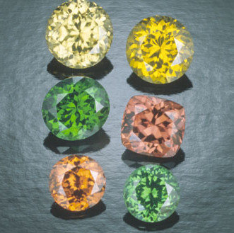 锆石有颜色的图片欣赏,宝石欣赏蓝锆石