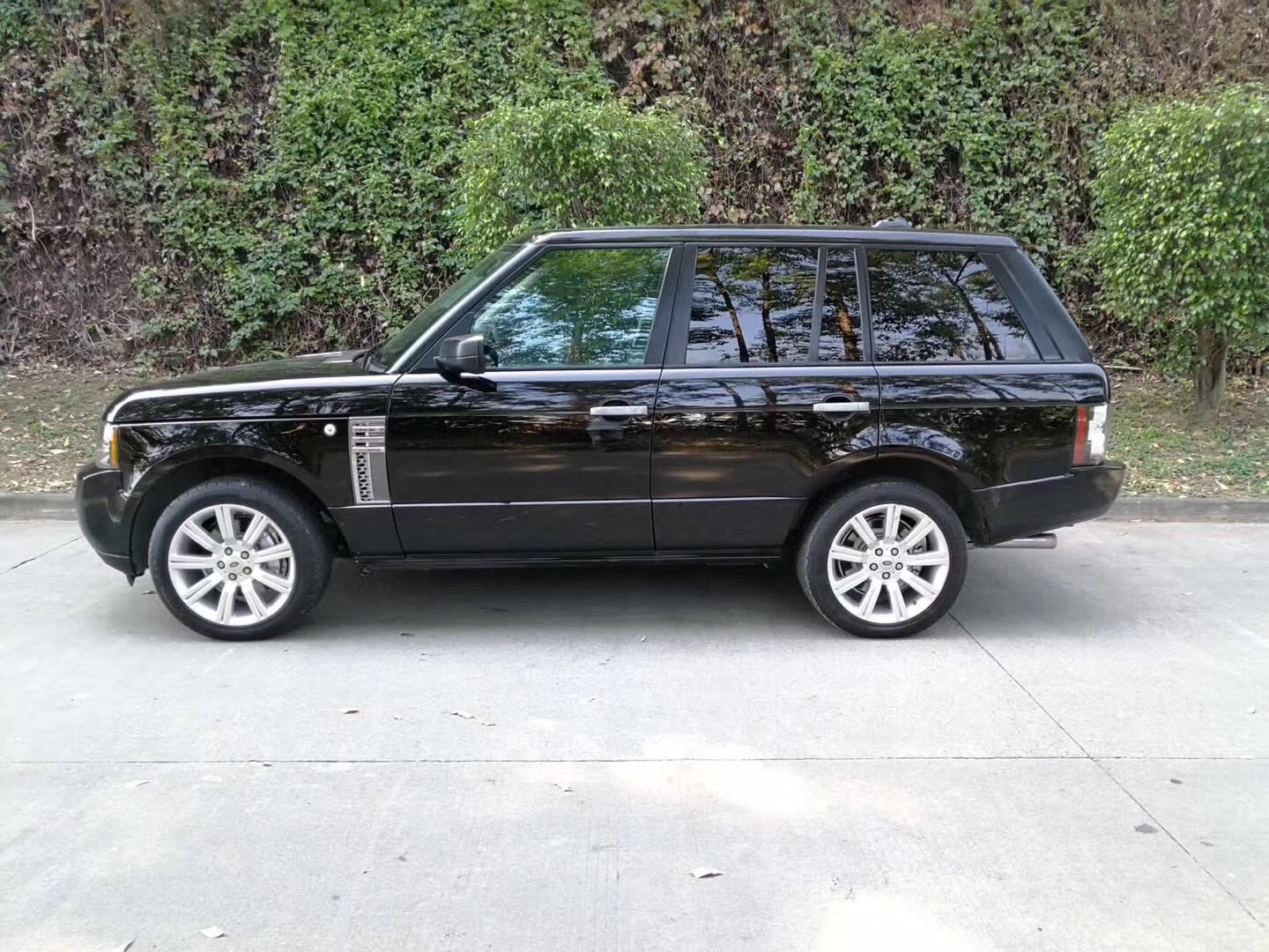 全新揽胜行政落地价,揽胜行政版落地价多少钱