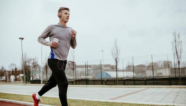 原地跑步有助于健康吗,原地跑步不伤膝盖