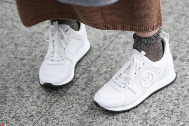 想不到一双老爹鞋也能撑起你整个衣橱