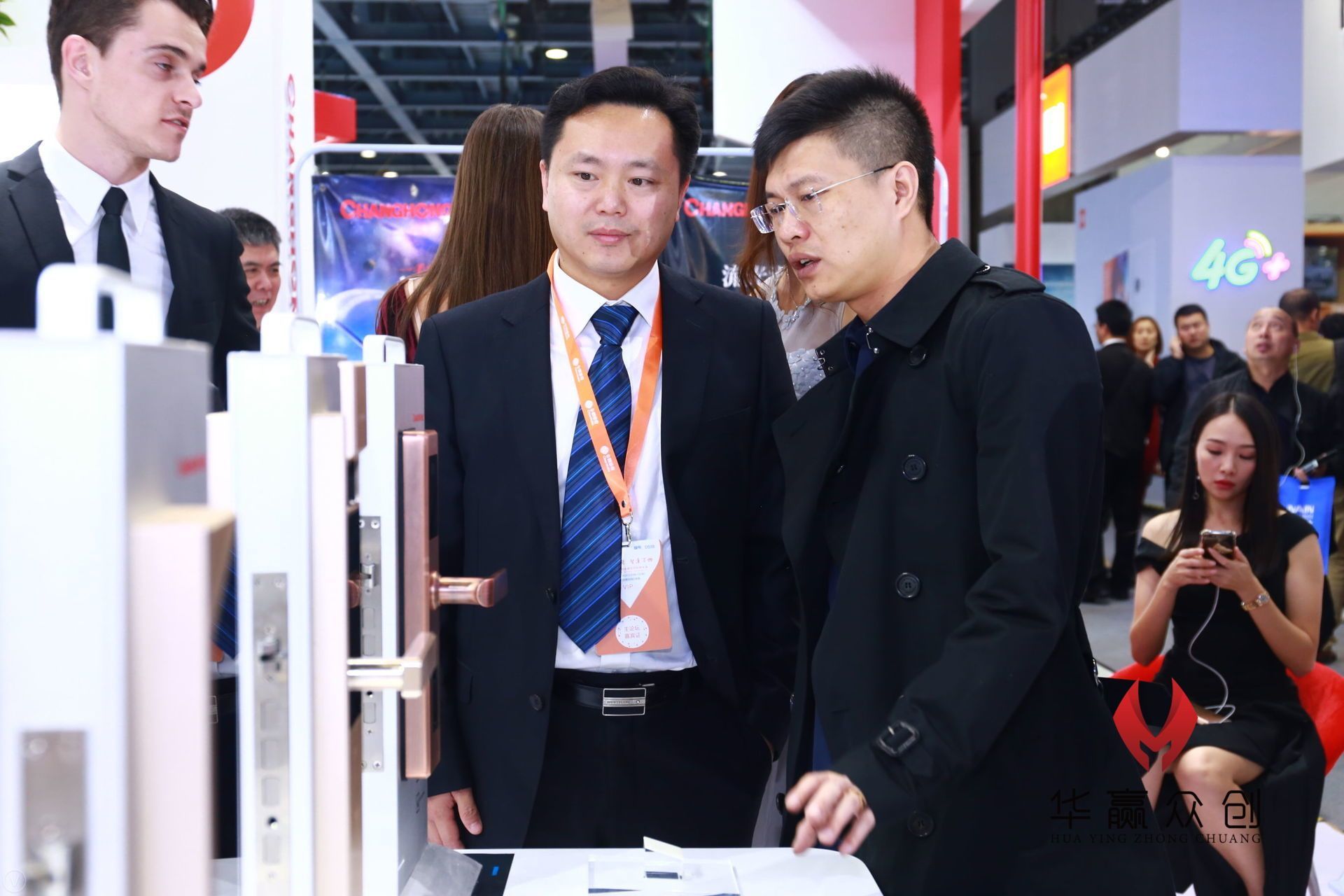 中国移动全球合作伙伴大会长虹手机展台直击