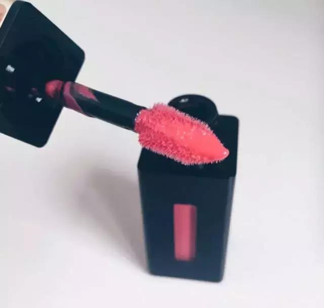 akfm系列哪支口红最好看,第一次买口红买几支