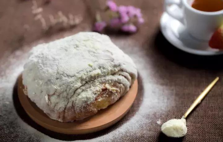 纪梵希37丝绒限定,甜品界品牌