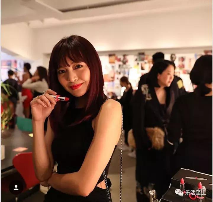 张国荣*用御**、为baby婚礼作设计的时尚教父，倾力做了一支杀手口红