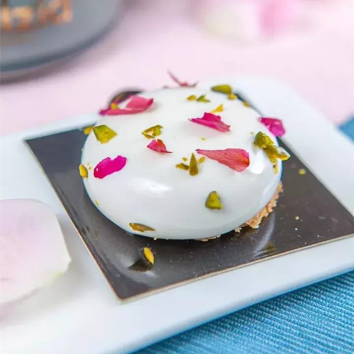 纪梵希37丝绒限定,甜品界品牌