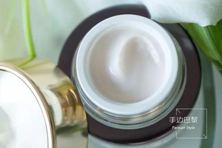 雅诗兰黛白金级蕴能黑钻眼霜真假,雅诗兰黛白金黑钻奢华眼霜有细闪