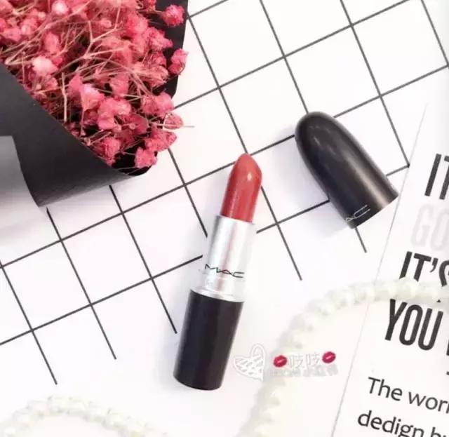 akfm系列哪支口红最好看,第一次买口红买几支