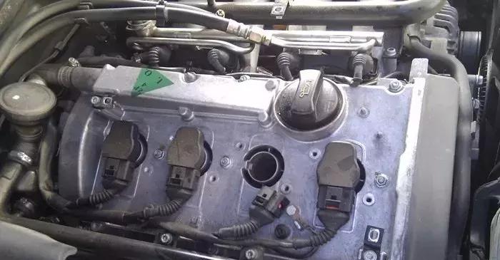 火花塞只换一个,火花塞只换一个会损伤发动机吗