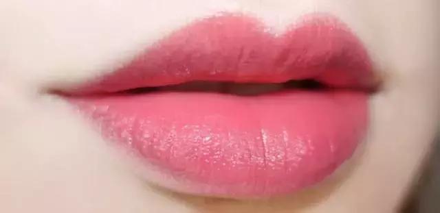 akfm系列哪支口红最好看,第一次买口红买几支