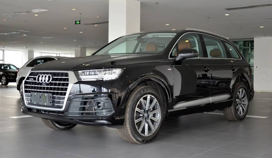 60万买二手奥迪q8,60万买奥迪q7还是买路虎