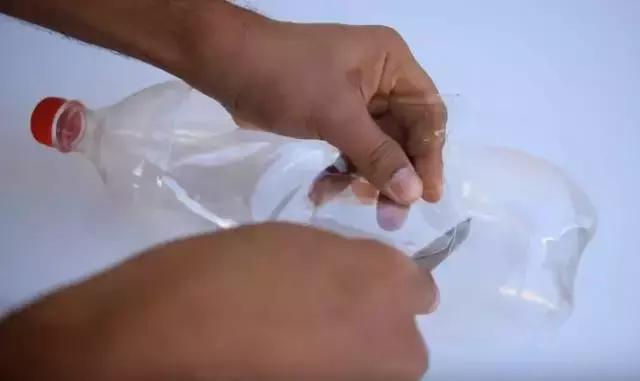 小瓶子手工制作小东西养花,省钱10大养花神器1个塑料瓶做出来