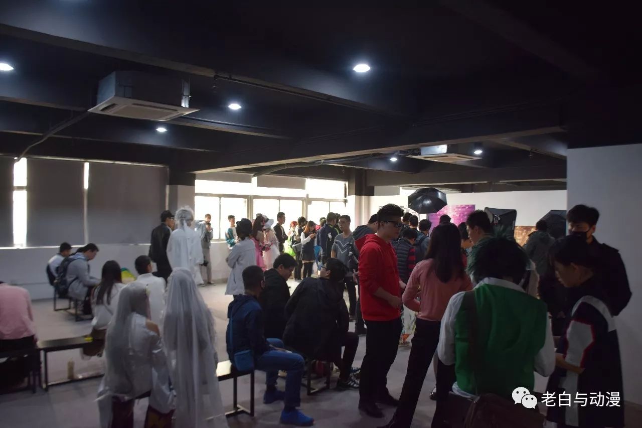 昨天去了一场小型的漫展,感觉又回到了2.5次元