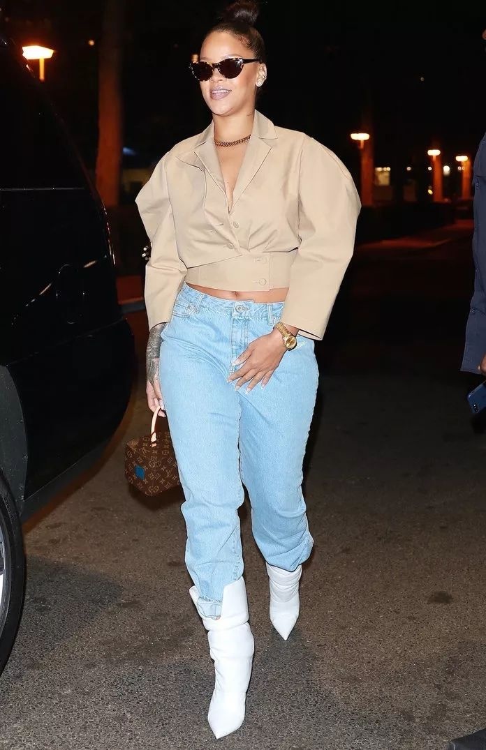 一件卫衣卖1千多,一件offwhite卫衣多少钱