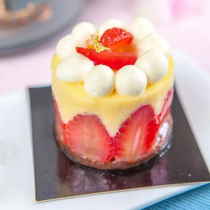 纪梵希37丝绒限定,甜品界品牌