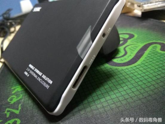 2.5寸硬盘怎么秒变移动硬盘,机械硬盘加个盒子变移动硬盘