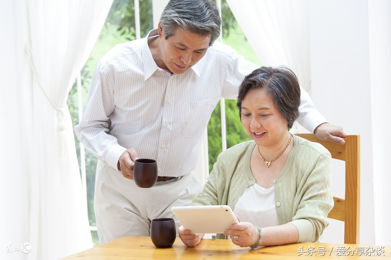 失眠2个方法让你一觉睡到天亮,巧用一穴安神调失眠一觉到天亮