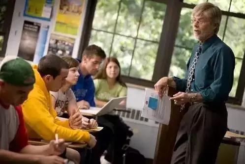 给英语教授发邮件怎么问候,英文邮件和教授沟通怎么写