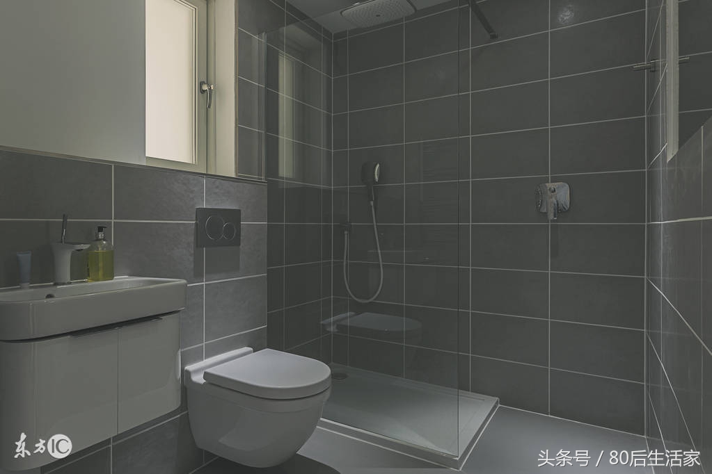 淋浴房品牌,淋浴房玻璃上的顽固水渍怎么去除