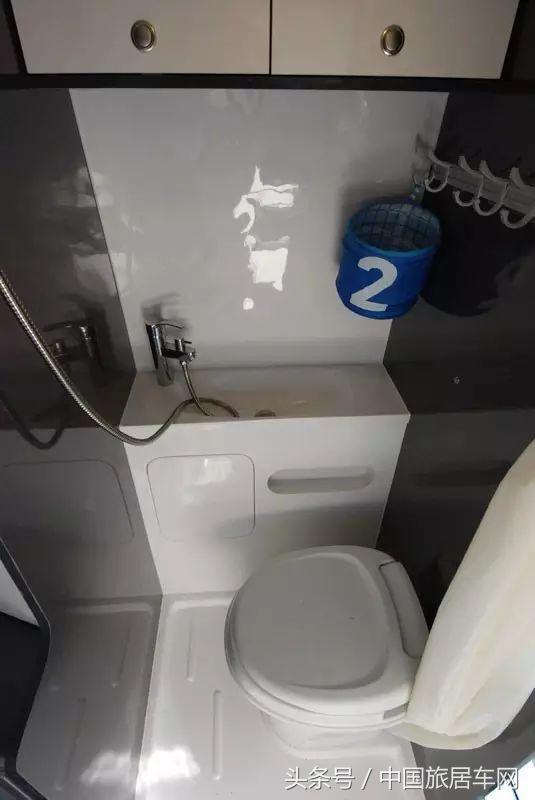 大通v90短轴低顶和大通v80plus,大通v80和大通v80plus的区别