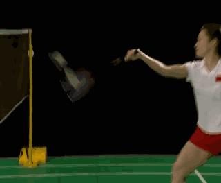 羽毛球反手发球常见错误,羽毛球反手握拍常见错误