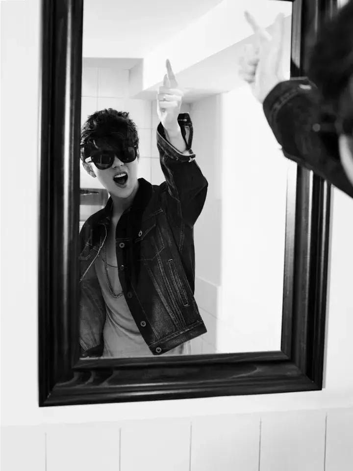 男人拍照不会笑怎么办,男人拍照不露脸