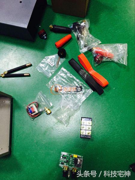 用12v电瓶自制18650点焊机,diy手工制作点焊机迷你超小型