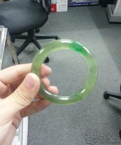 怎样判断珠宝玉石鉴定网站的真假 (如何判断网上的玉石珠宝的真假)